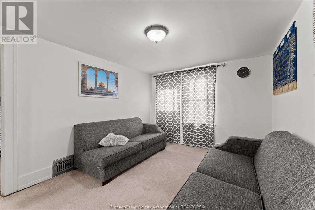 1143-1145 Marentette Avenue Property Photo 20
