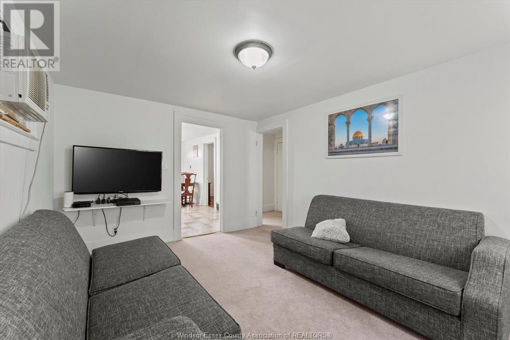 1143-1145 Marentette Avenue Property Photo 21