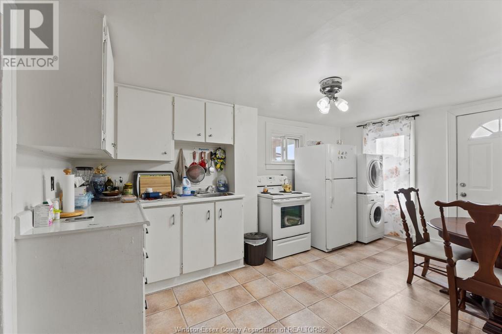 1143-1145 Marentette Avenue Property Photo 22