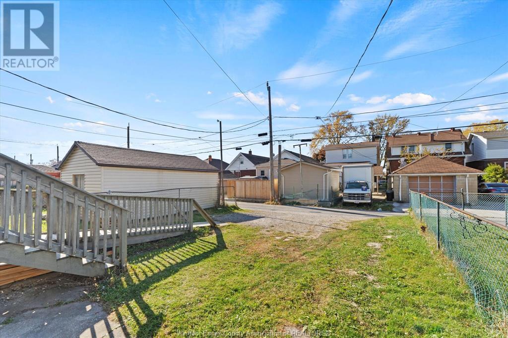 1143-1145 Marentette Avenue Property Photo 31