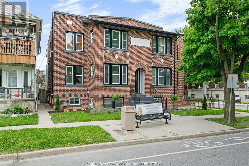 1094 LINCOLN ROAD Property Photo 1