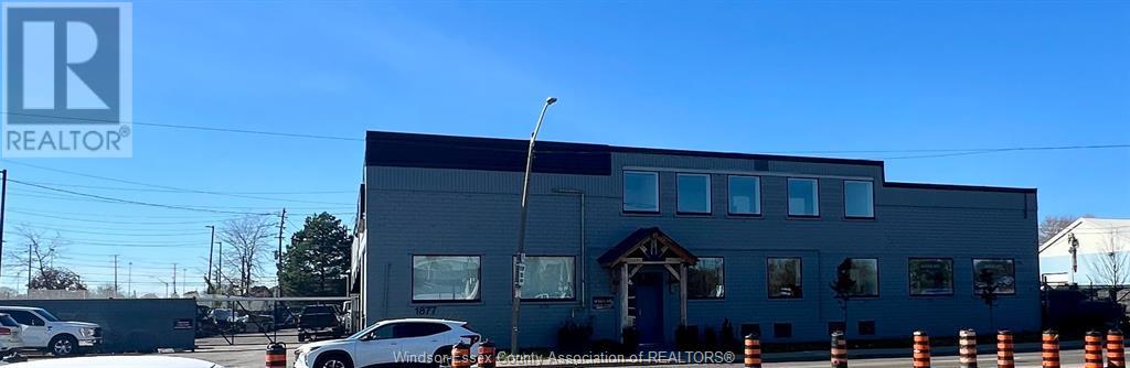 1877 Walker Road Property Photo 3