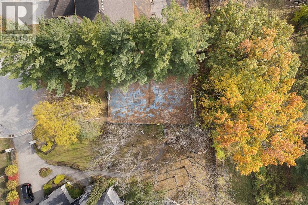 1104 Deerview Crescent Property Photo 6