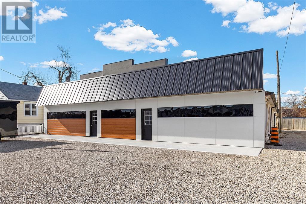42 Centre Street West Property Photo 1