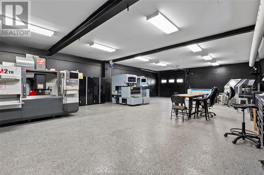 42 Centre Street West Property Photo 8