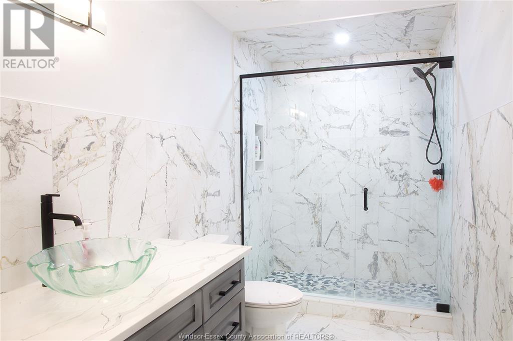 406 Thompson Avenue Property Photo 25