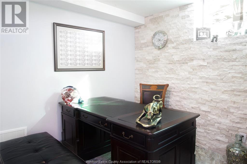 406 Thompson Avenue Property Photo 28