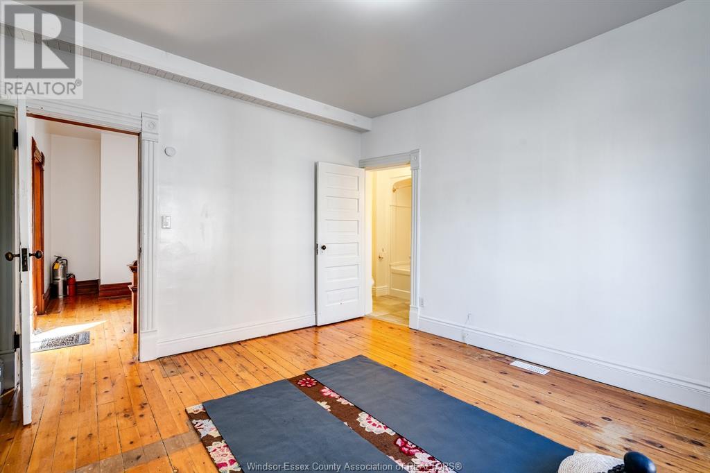 20 Division Street South Property Photo 32