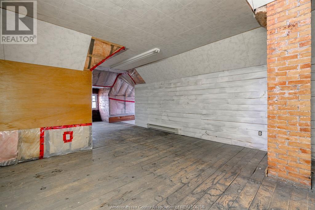 20 Division Street South Property Photo 41