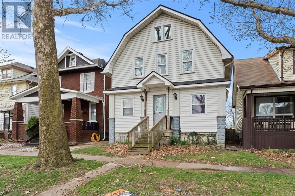 1135 Albert ROAD Property Photo 1