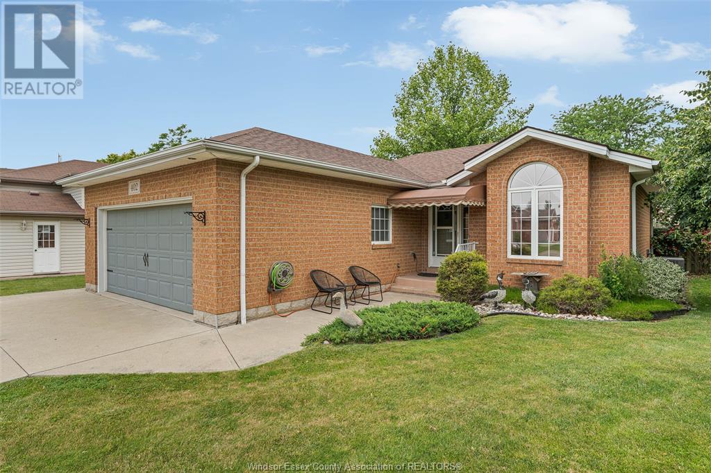 402 Thornridge Crescent Property Photo 1
