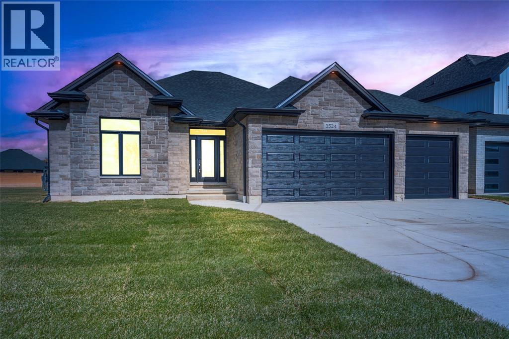 3524 Paul Crescent Property Photo 1