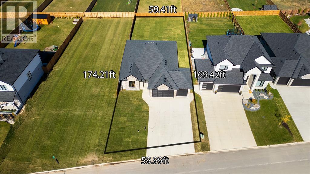 3524 Paul Crescent Property Photo 2