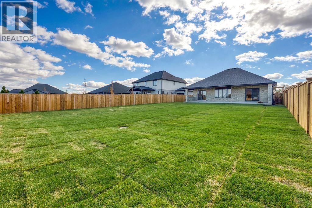 3524 Paul Crescent Property Photo 6