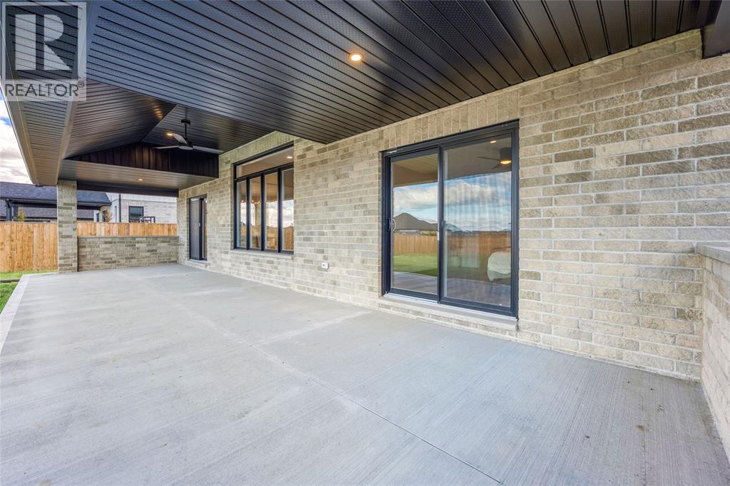 3524 Paul Crescent Property Photo 8