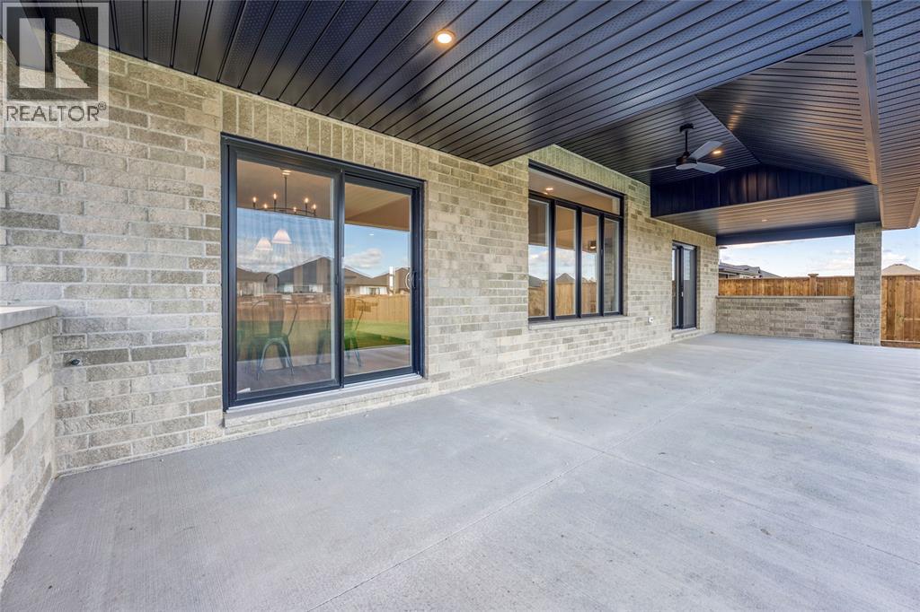 3524 Paul Crescent Property Photo 10