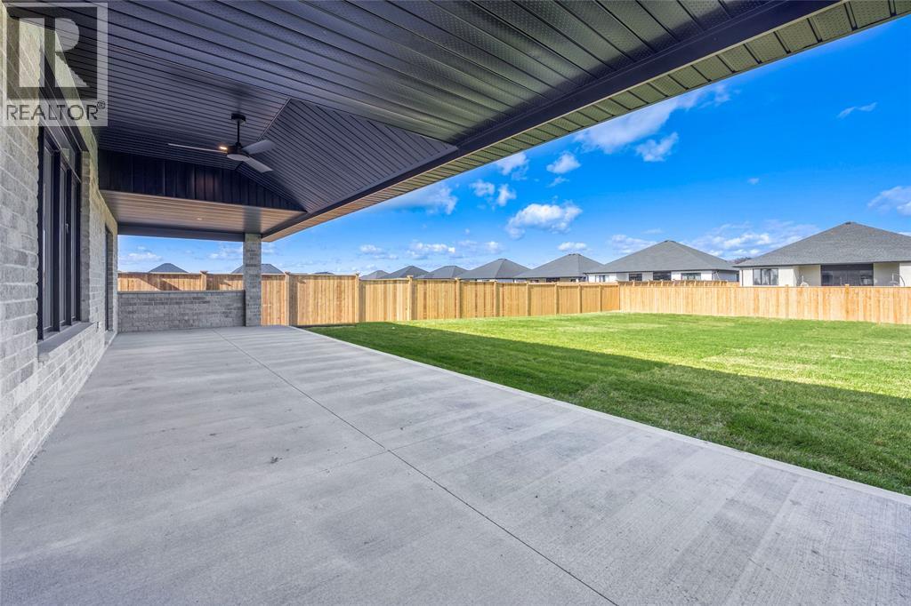 3524 Paul Crescent Property Photo 11