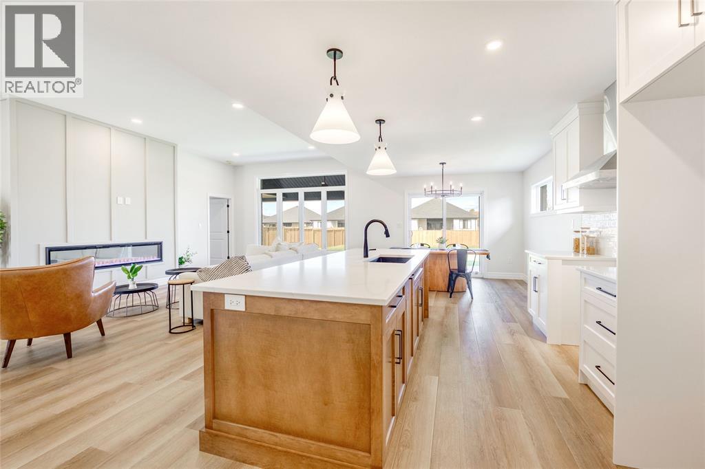 3524 Paul Crescent Property Photo 22