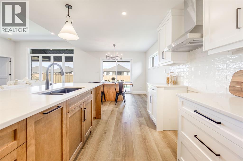 3524 Paul Crescent Property Photo 23