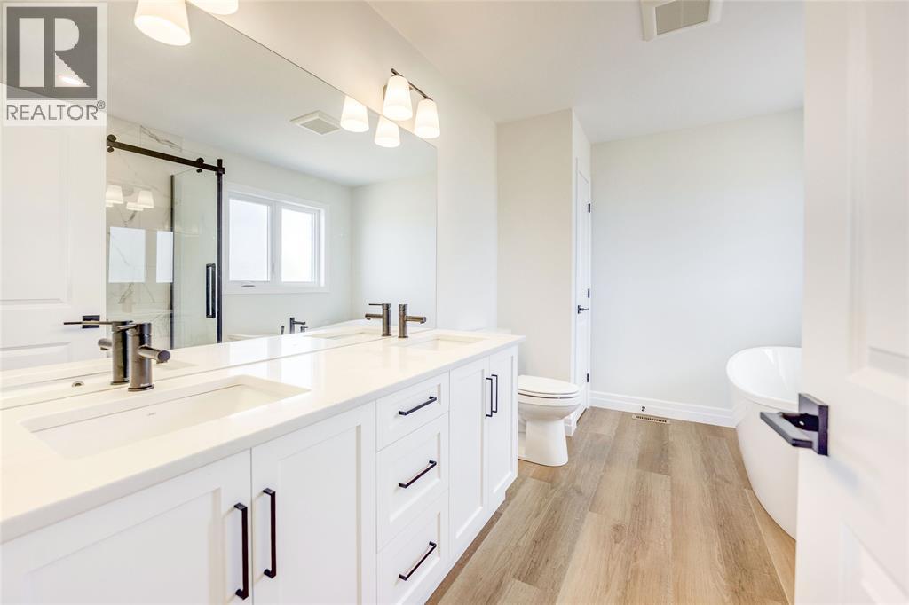 3524 Paul Crescent Property Photo 28