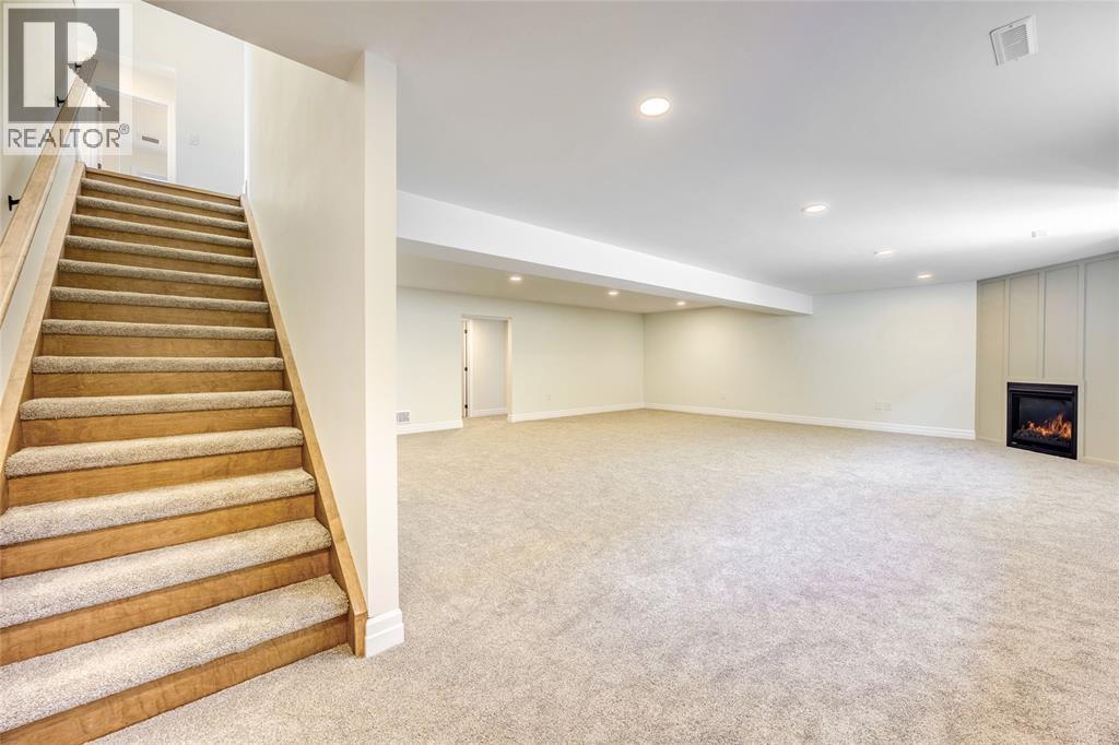 3524 Paul Crescent Property Photo 32