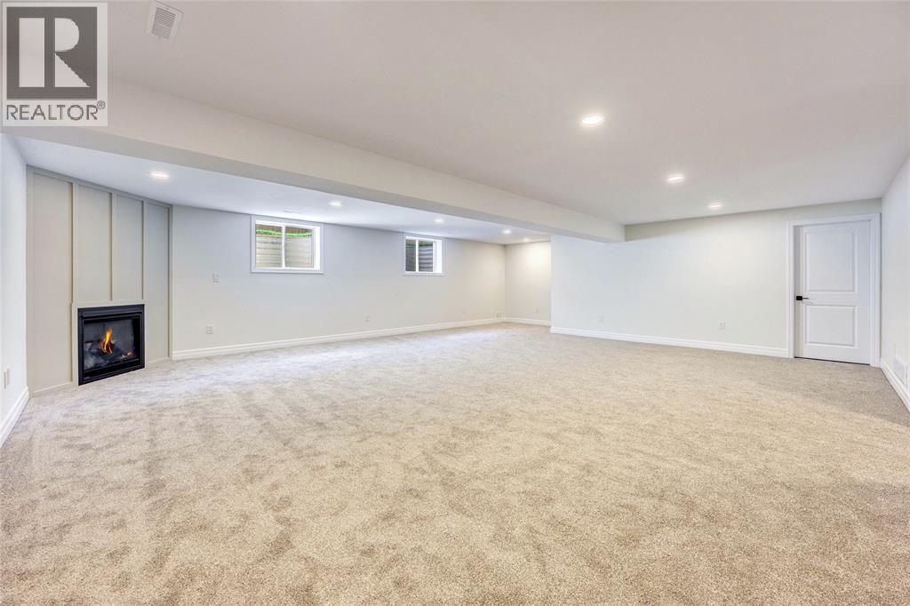 3524 Paul Crescent Property Photo 34