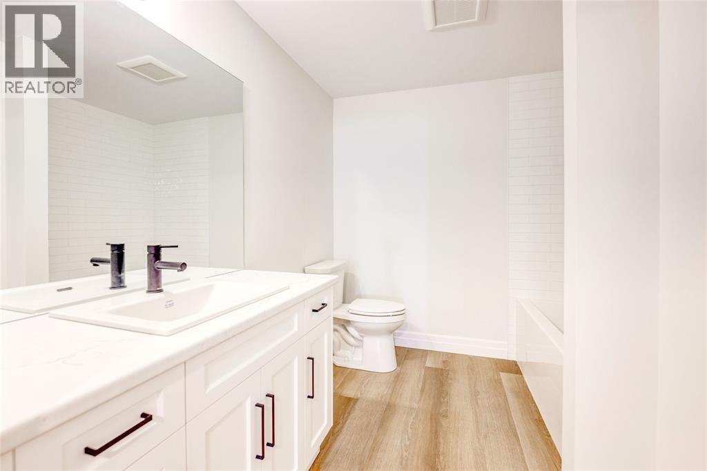 3524 Paul Crescent Property Photo 37