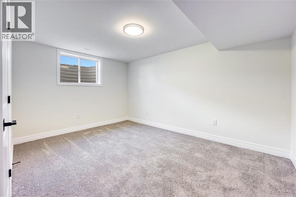 3524 Paul Crescent Property Photo 38