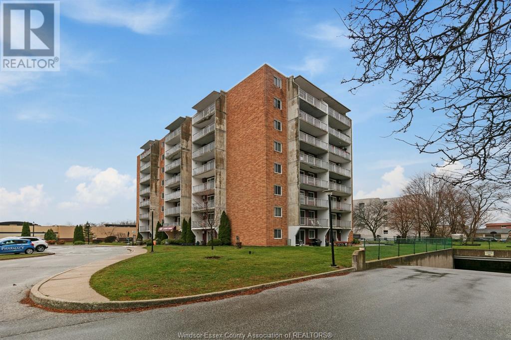 120 Pickering Unit# 703 Property Photo 1