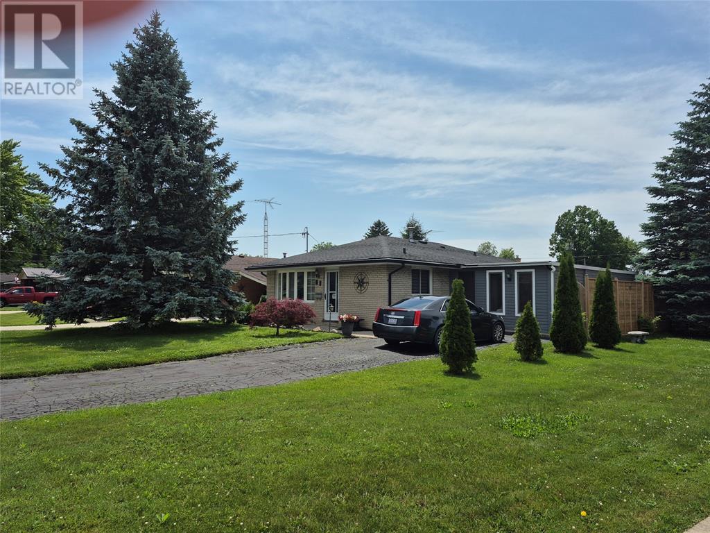 61 Dauw AVENUE Property Photo 1