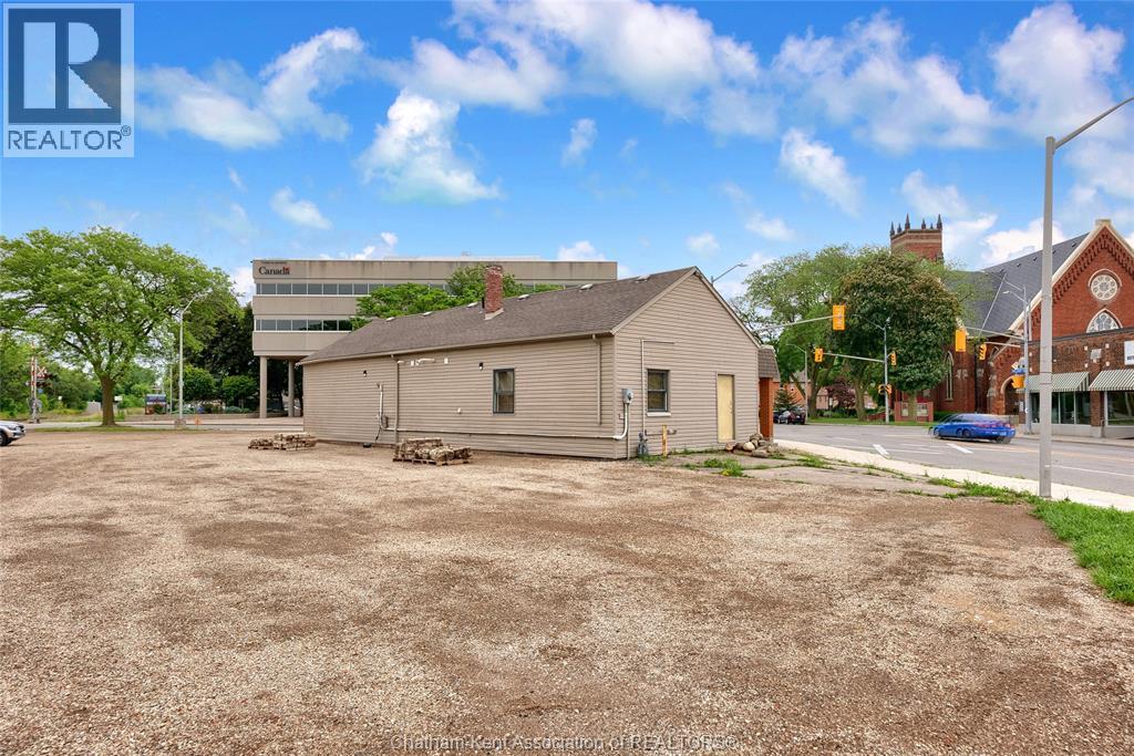 60 William Street South Property Photo 5