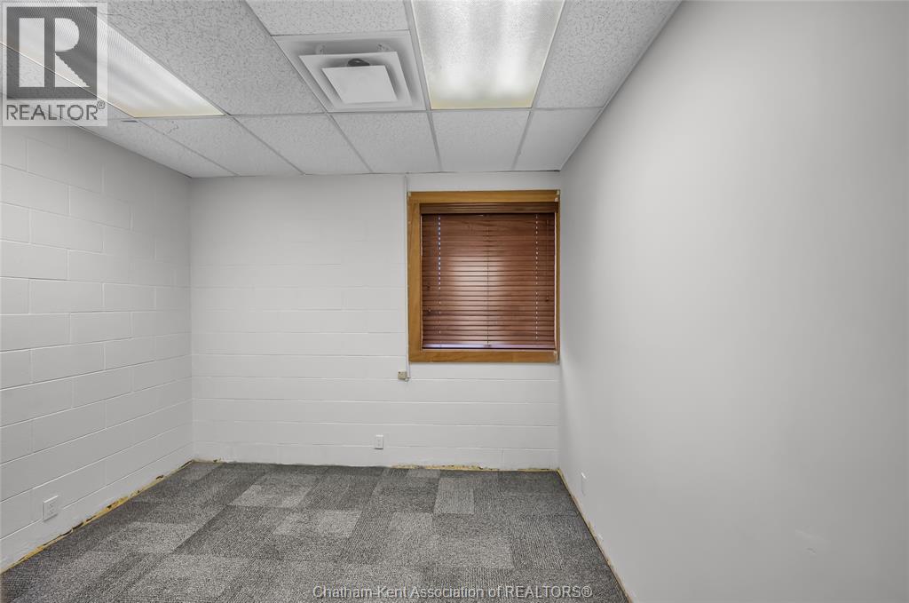 60 William Street South Property Photo 14