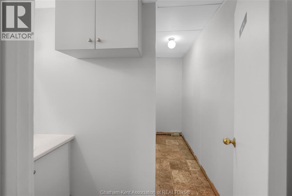 60 William Street South Property Photo 23