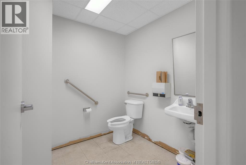 60 William Street South Property Photo 24