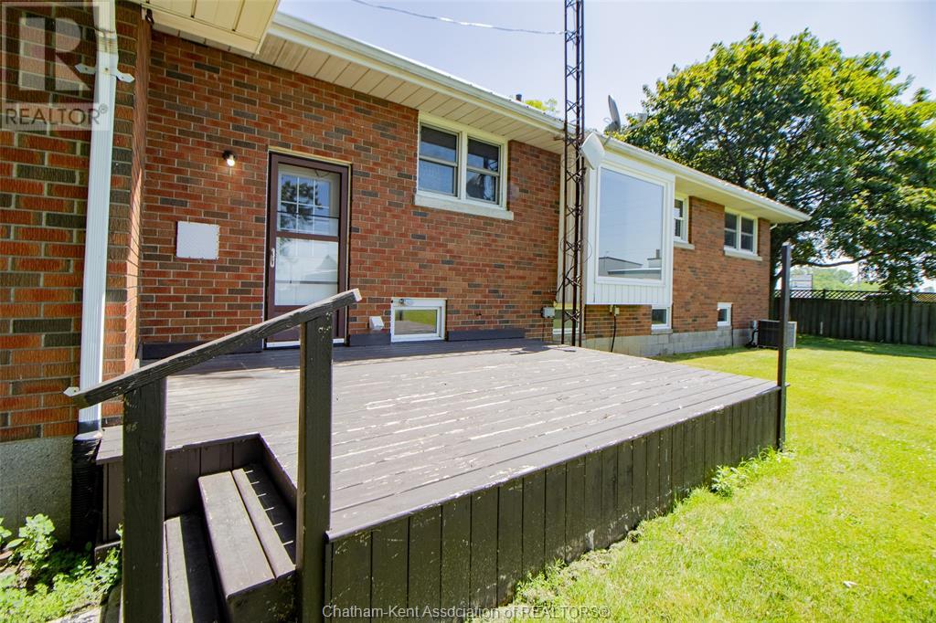 22142 Charing Cross Road Property Photo 4