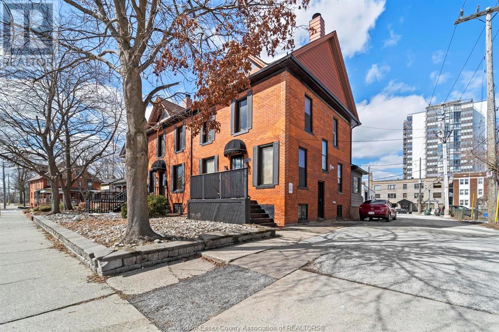 560 CHATHAM STREET Property Photo 1