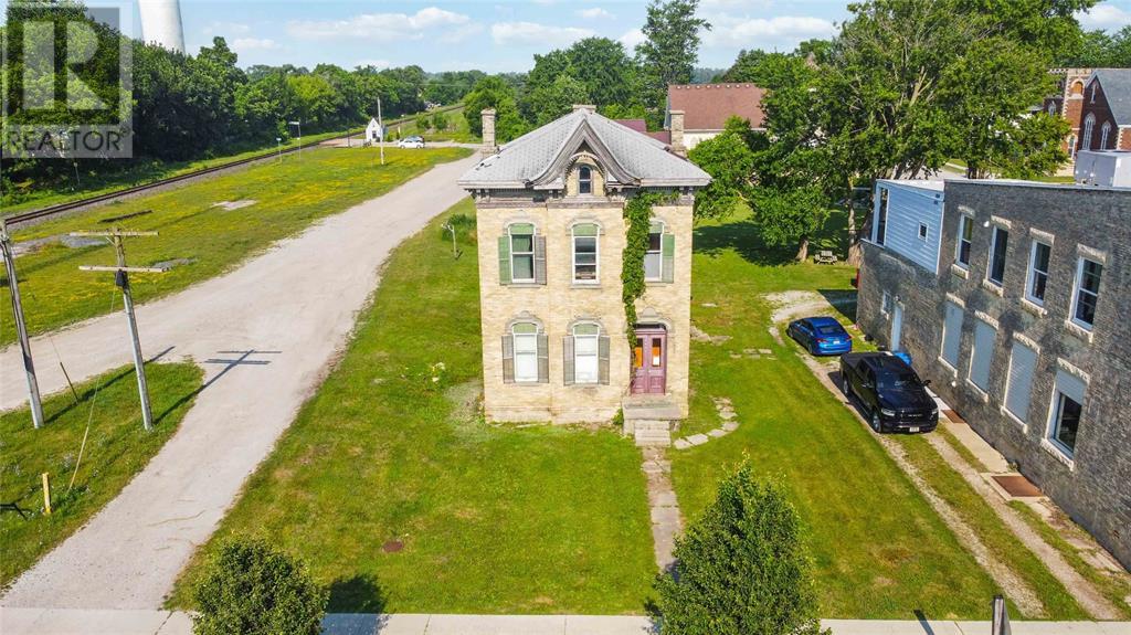 580 BROADWAY STREET Property Photo 1