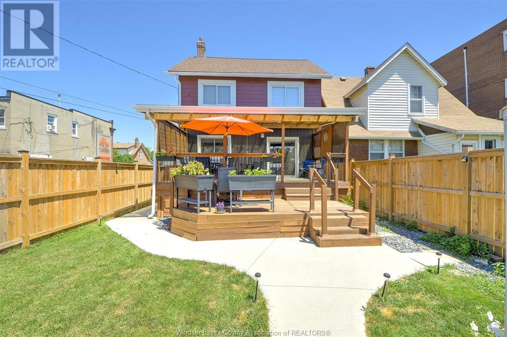 883 Pillette Road Property Photo 9