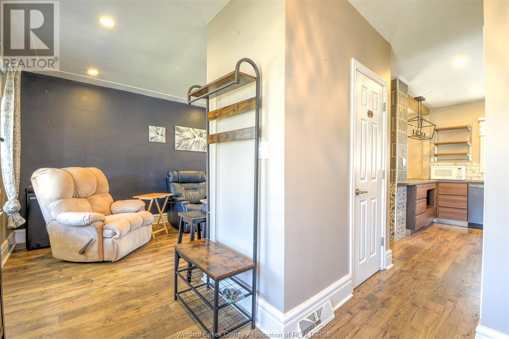 883 Pillette Road Property Photo 16