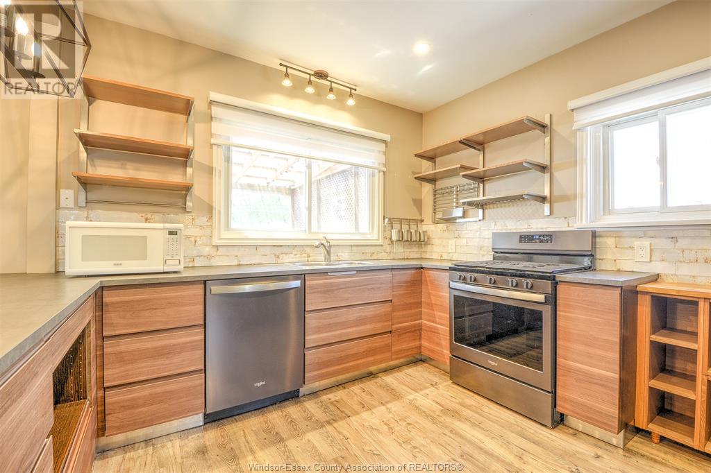 883 Pillette Road Property Photo 17