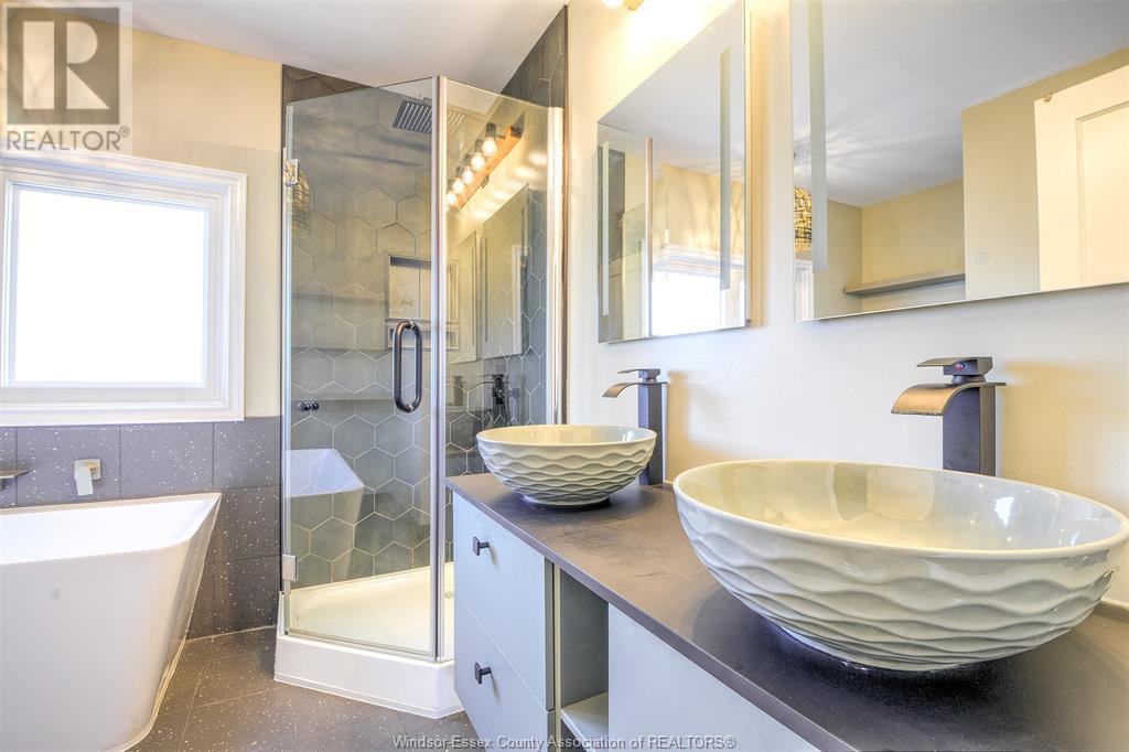 883 Pillette Road Property Photo 24