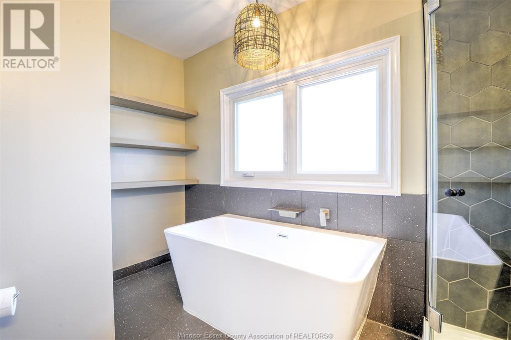 883 Pillette Road Property Photo 25