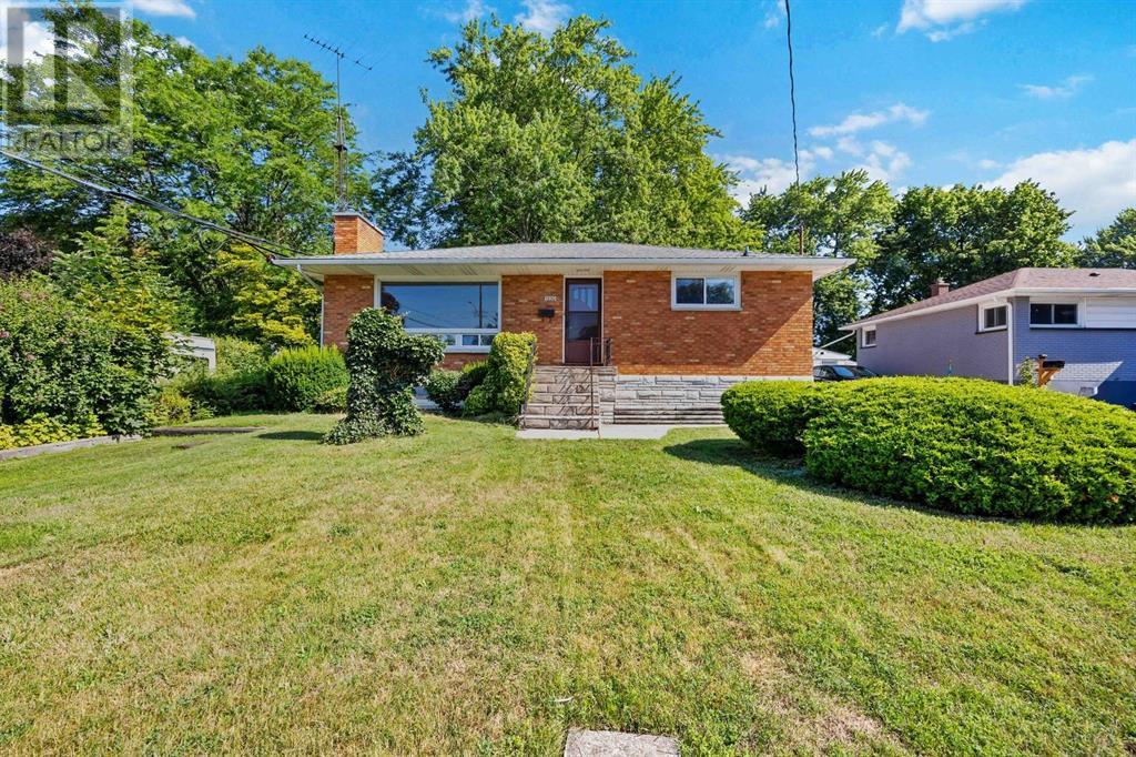 1220 ISABELLA STREET Property Photo 1