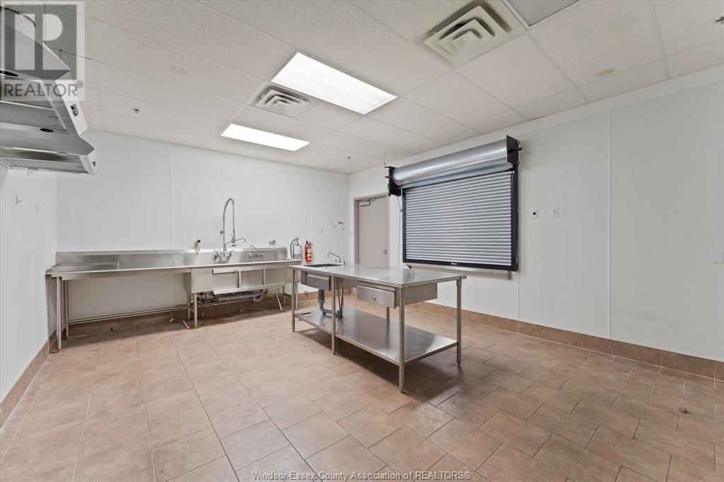 736-744 Ouellette Avenue Property Photo 23