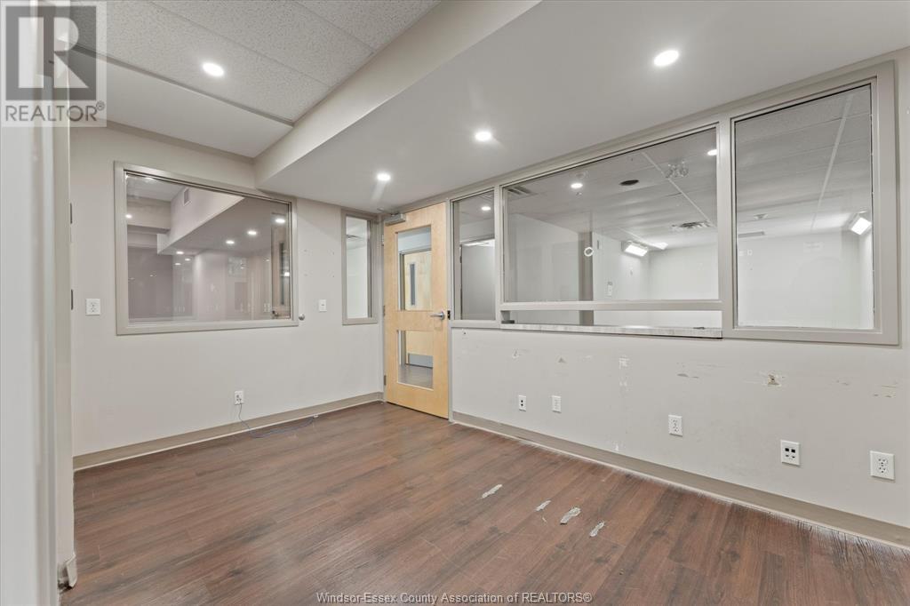 736-744 Ouellette Avenue Property Photo 30