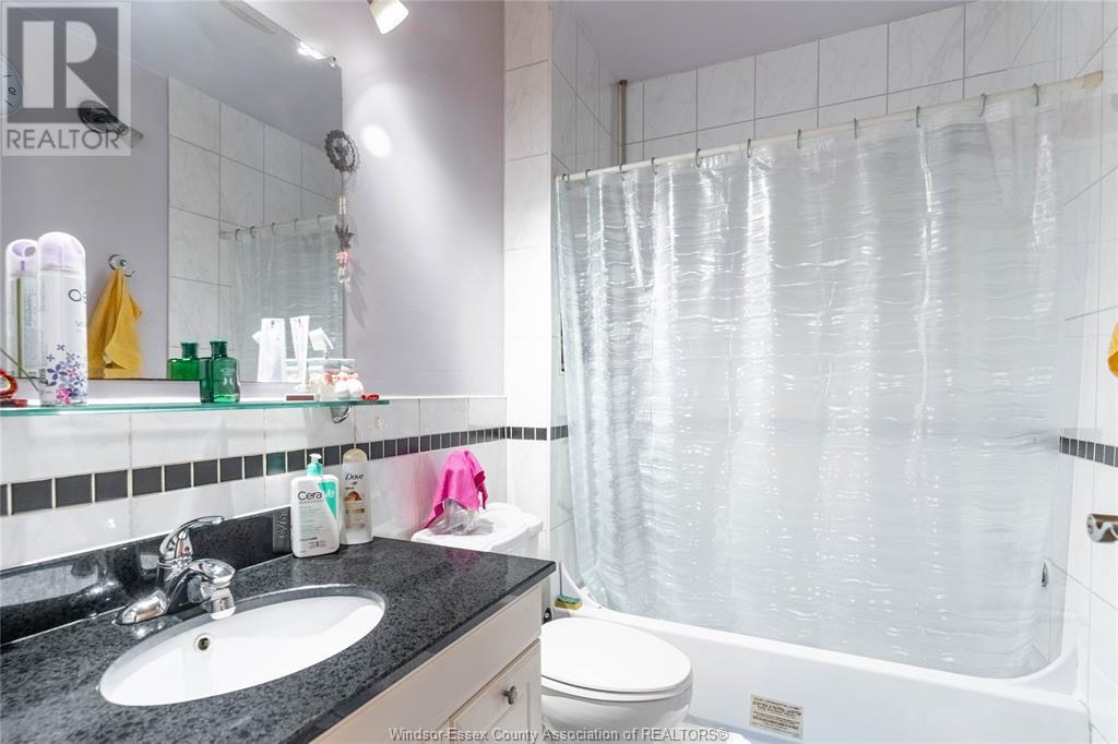 562 Dougall Property Photo 10