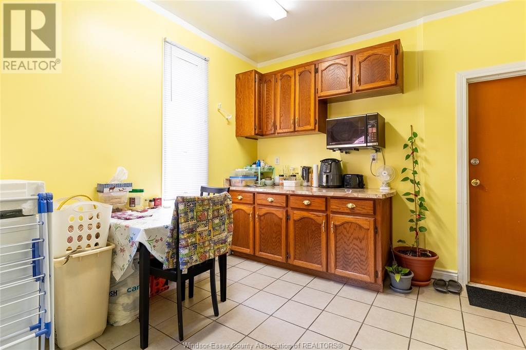 562 Dougall Property Photo 14