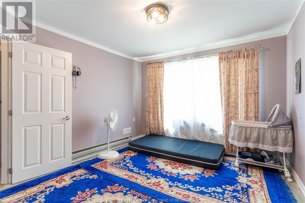 562 Dougall Property Photo 20