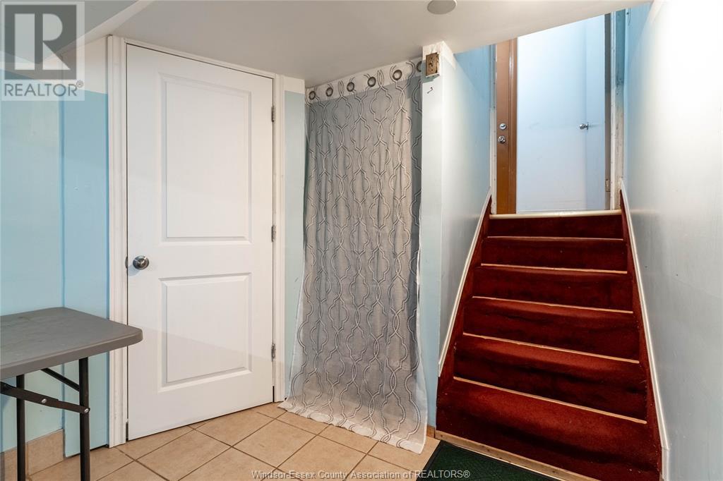 562 Dougall Property Photo 27