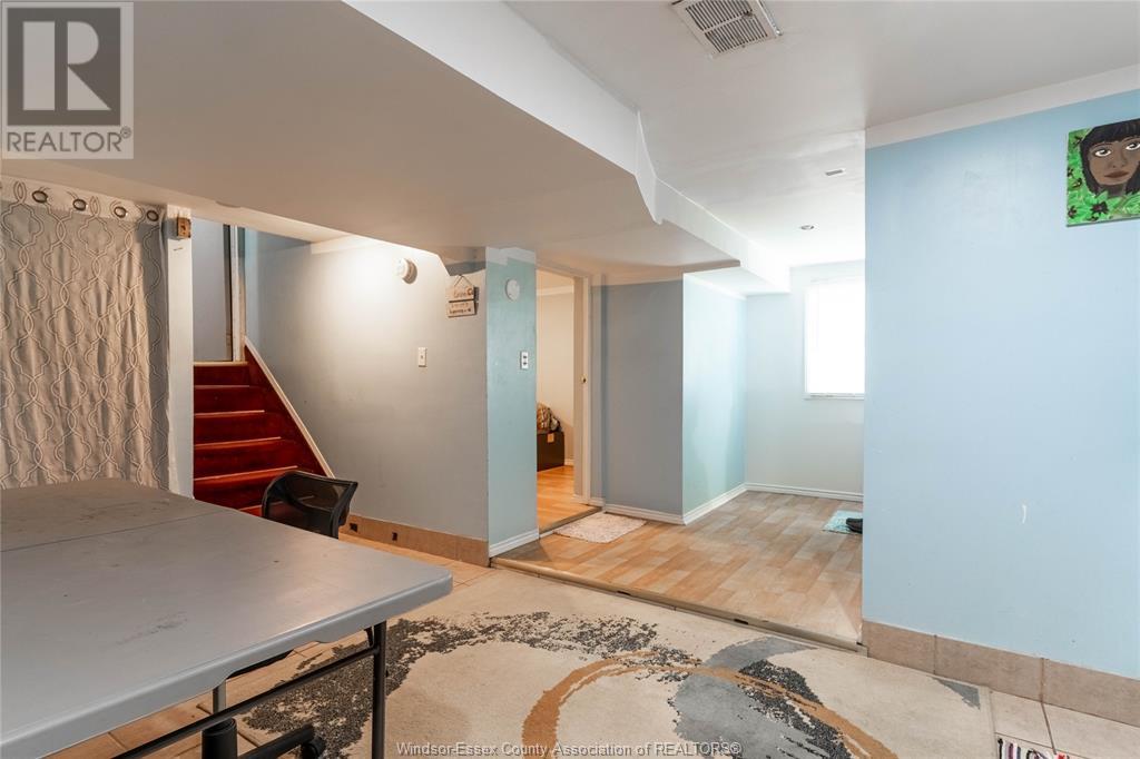 562 Dougall Property Photo 28